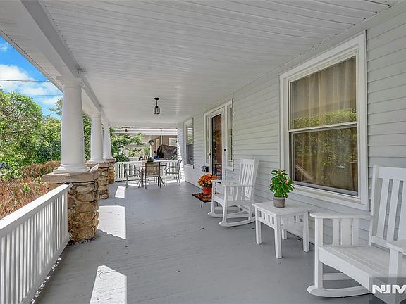 3rd image of 144 Lincoln Avenue