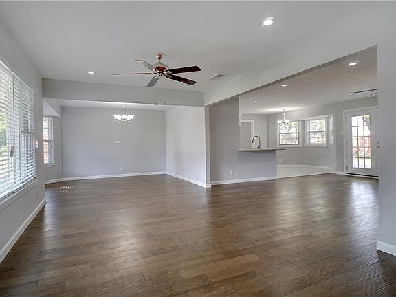 3rd image of 7005 Corona Dr
