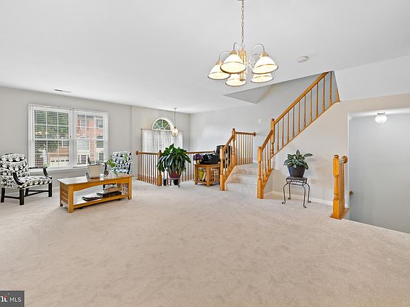 4th image of 12742 Sidney Way