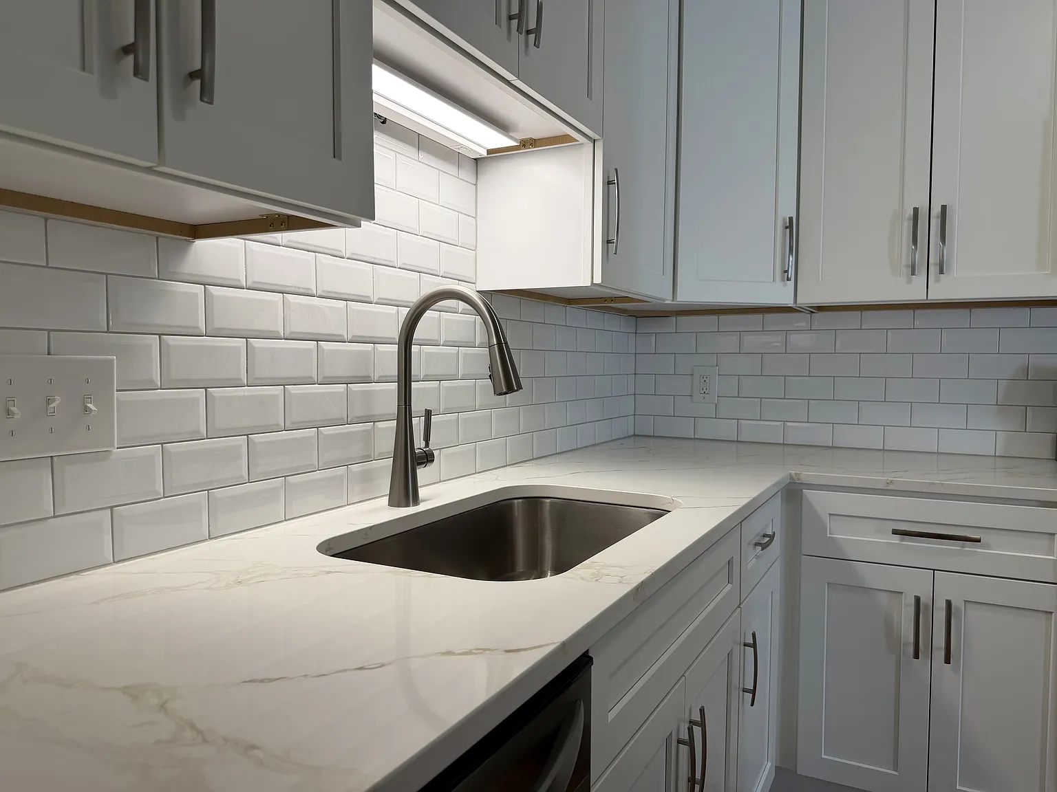 2 bed, 938 sqft, $1,625 — Photo 2