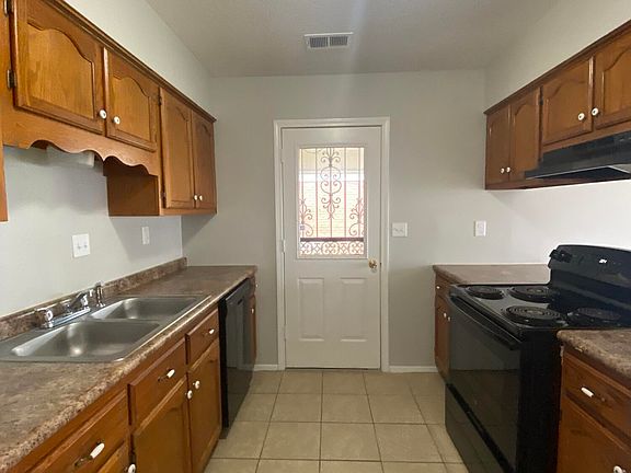 2nd image of 3403 Laurelwood St