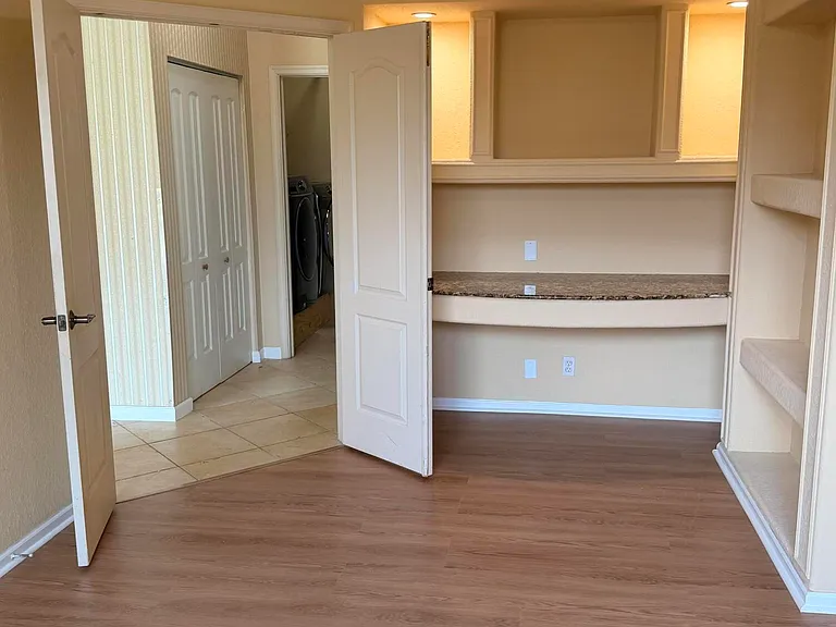 108 Kensington Way — Photo 48