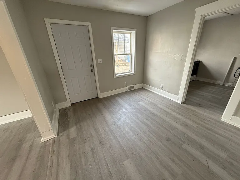 1421 Long Ave — Photo 28