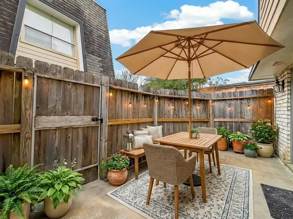 1803 Stoney Brook Dr APT 108, Houston, TX 77063