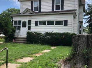 1711 Washington St, Davenport, IA 52804