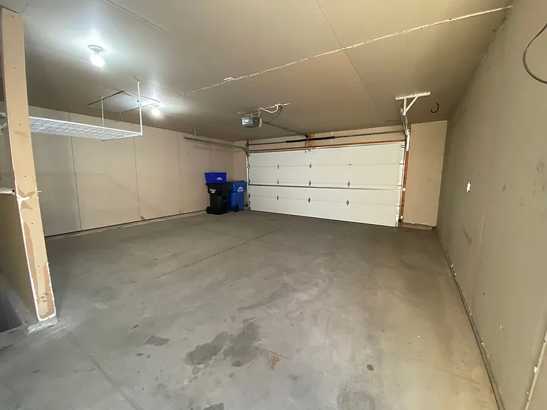 2570 Amber Valley Ct S — Photo 46