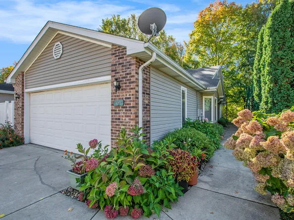 6 Victoria Cir, La Porte, IN 46350