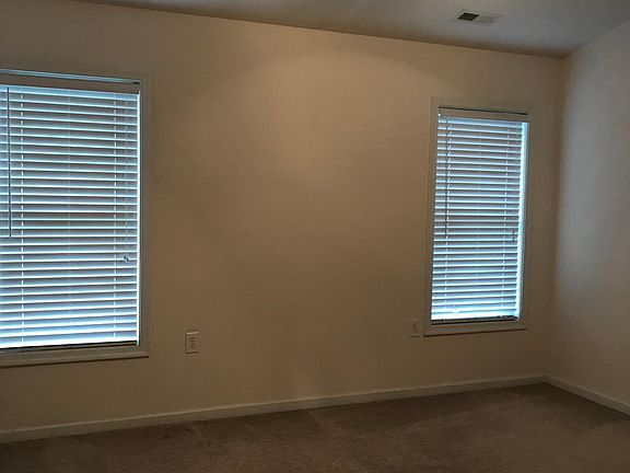 4th image of 110 Aaron Pl APT 202