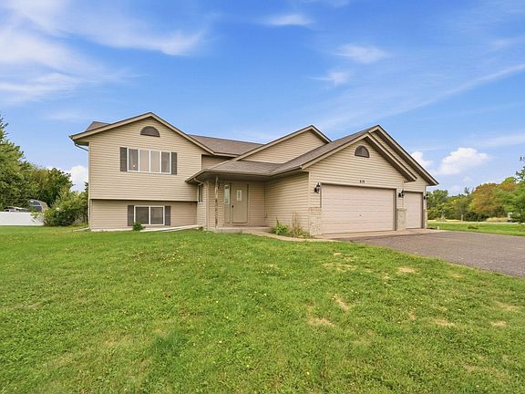 3rd image of 619 Nelson Ln