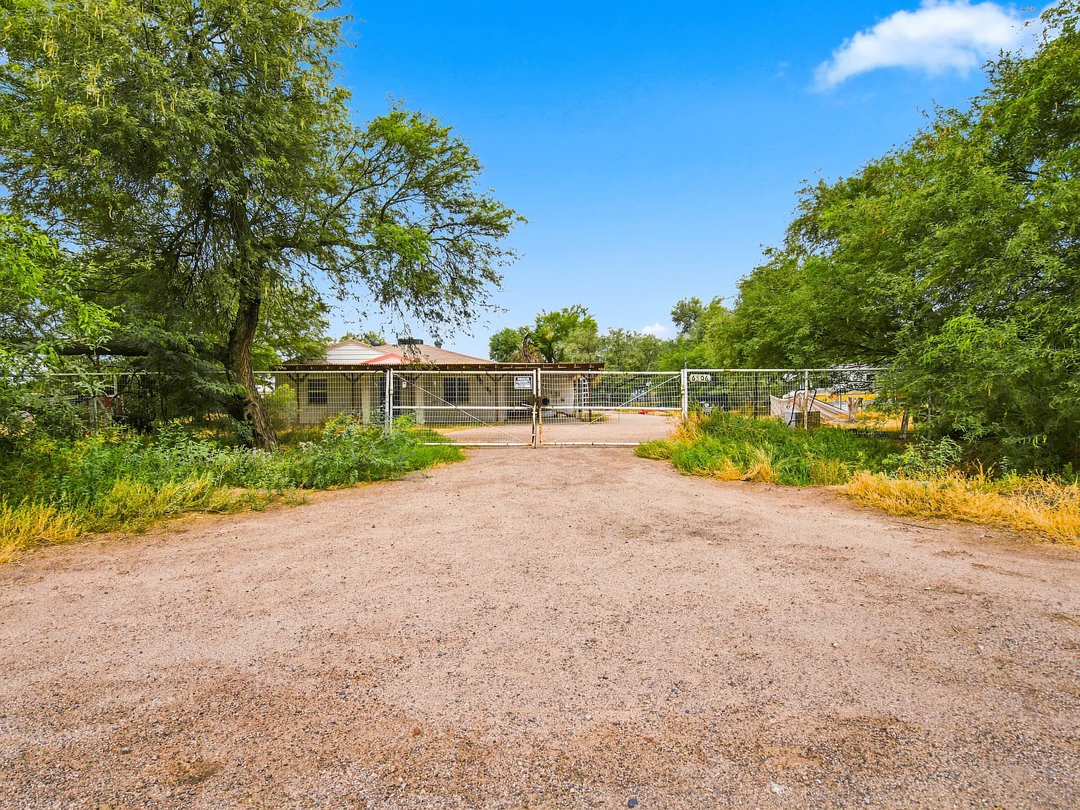 6306 W Vineyard Rd — Photo 2