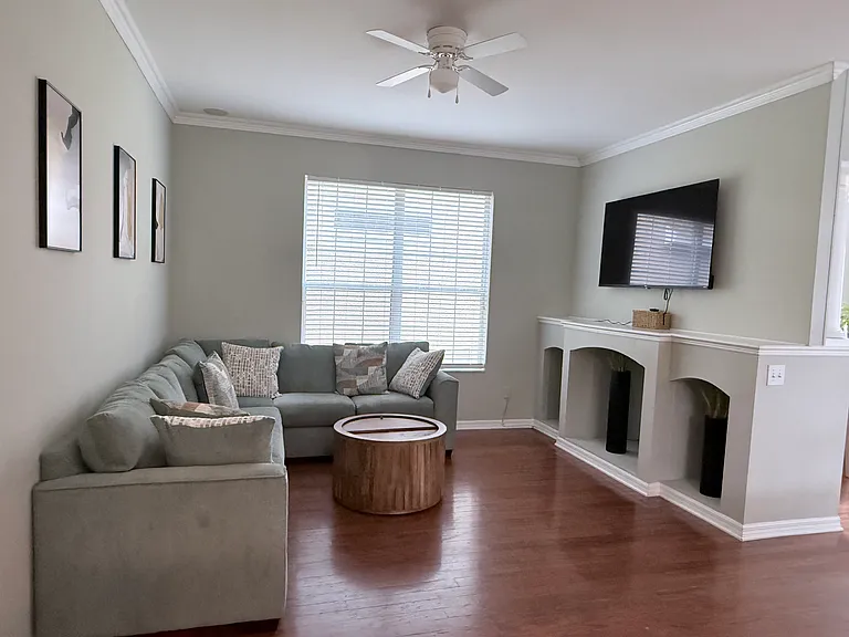 5016 Bridgeway Ln — Photo 4