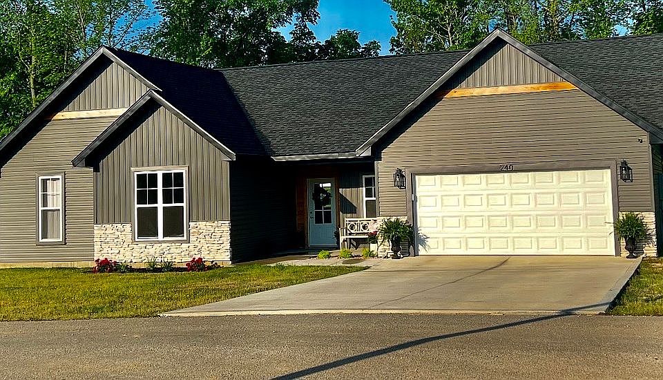 1st image of 240 Berkshire Dr