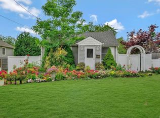 274 Cedar Ave, Patchogue, NY 11772