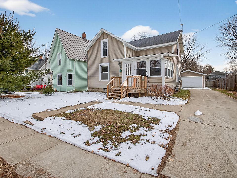 1st image of 330 Grand St