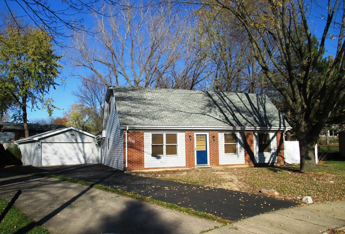 3 bed, 1600 sqft, $2,597 — Photo 1