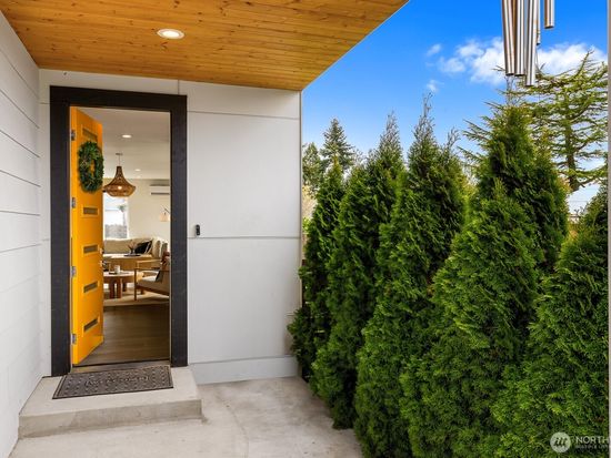 2511 SW Roxbury Street, Seattle, WA 98106