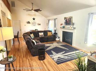40 Des Moines Ct, Tinton Falls, NJ 07712