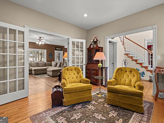 5th image of 4051 Golfview Ct