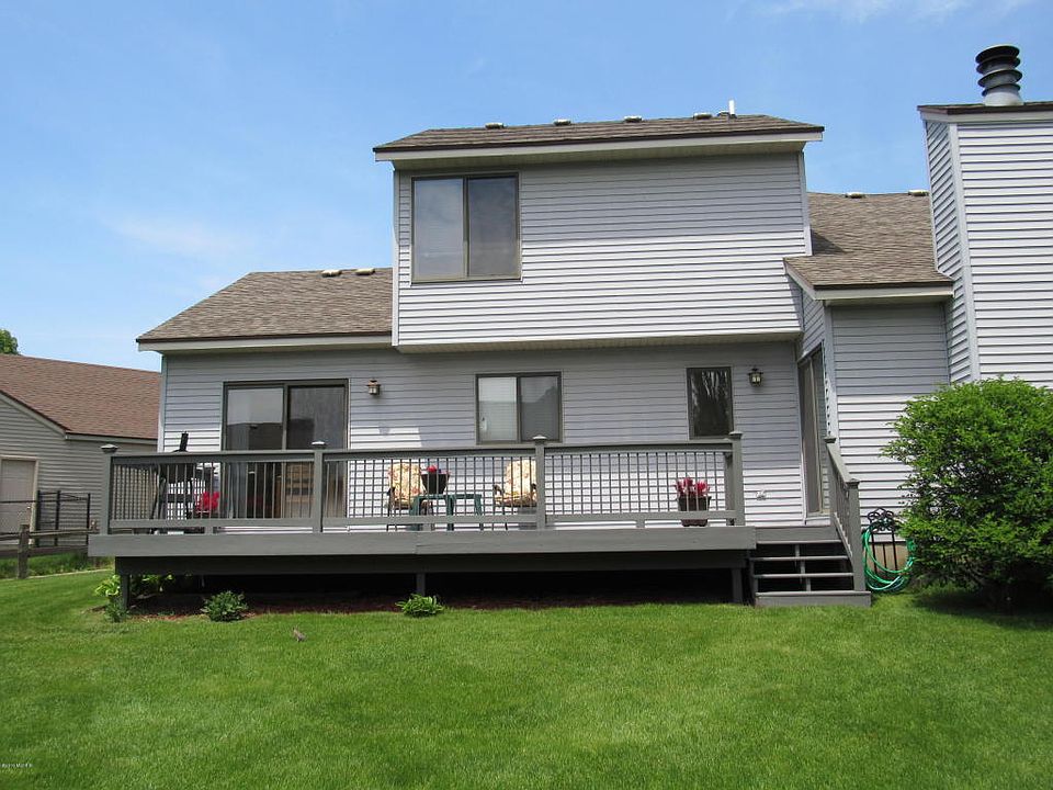 2nd image of 4582 Meadowlawn Dr SE