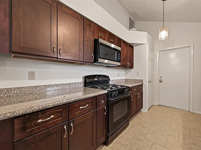 2714 S Brompton Dr — Photo 16