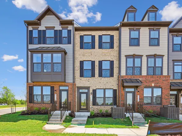 4328 Ellipse Ter, Chantilly, VA 20151