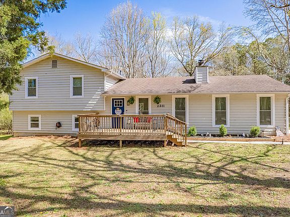 2nd image of 2211 Sharpsburg McCullum Rd