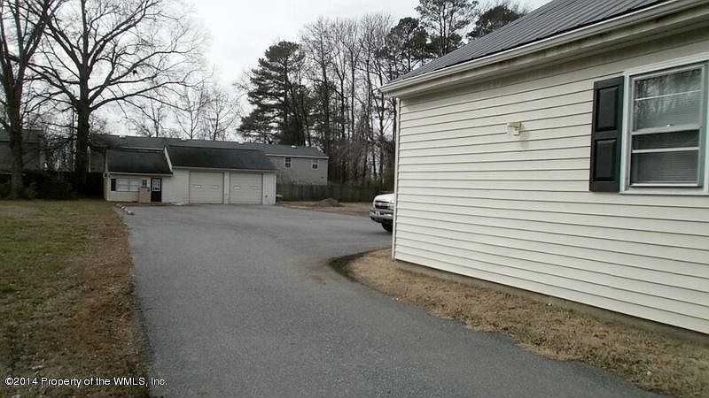 1st image of 2990 King William Ave