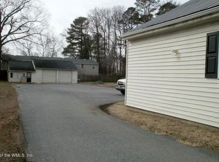 2990 King William Ave, West Point, VA 23181