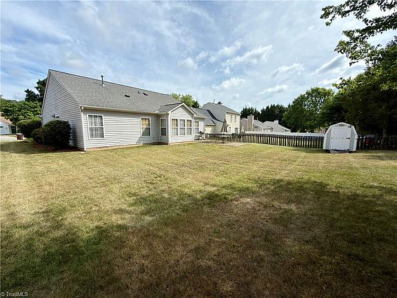 2nd image of 3706 Queenswood Ln
