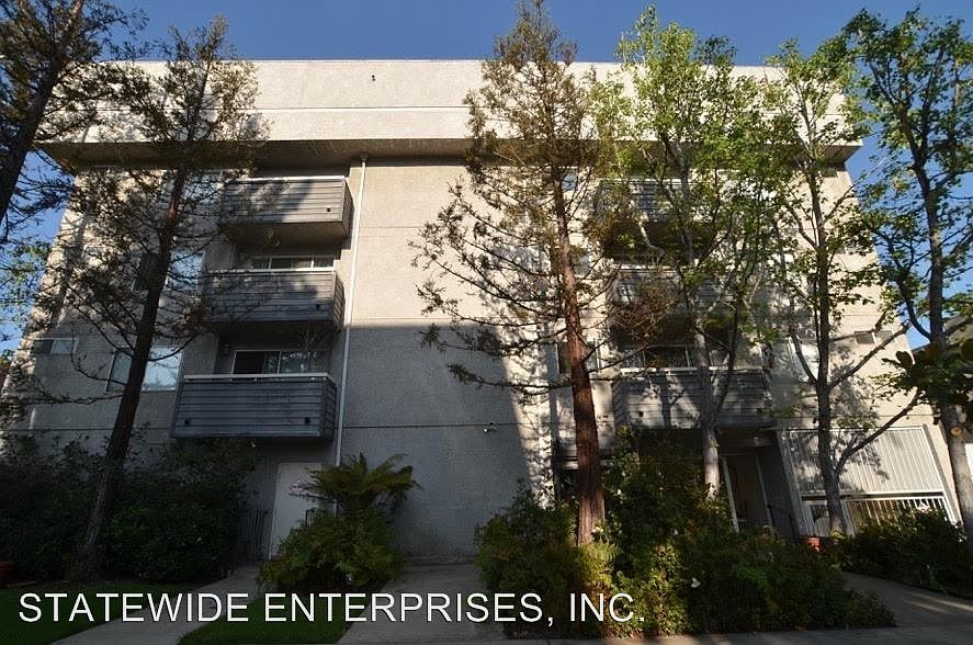1st image of 300 S Clark Dr APT 201