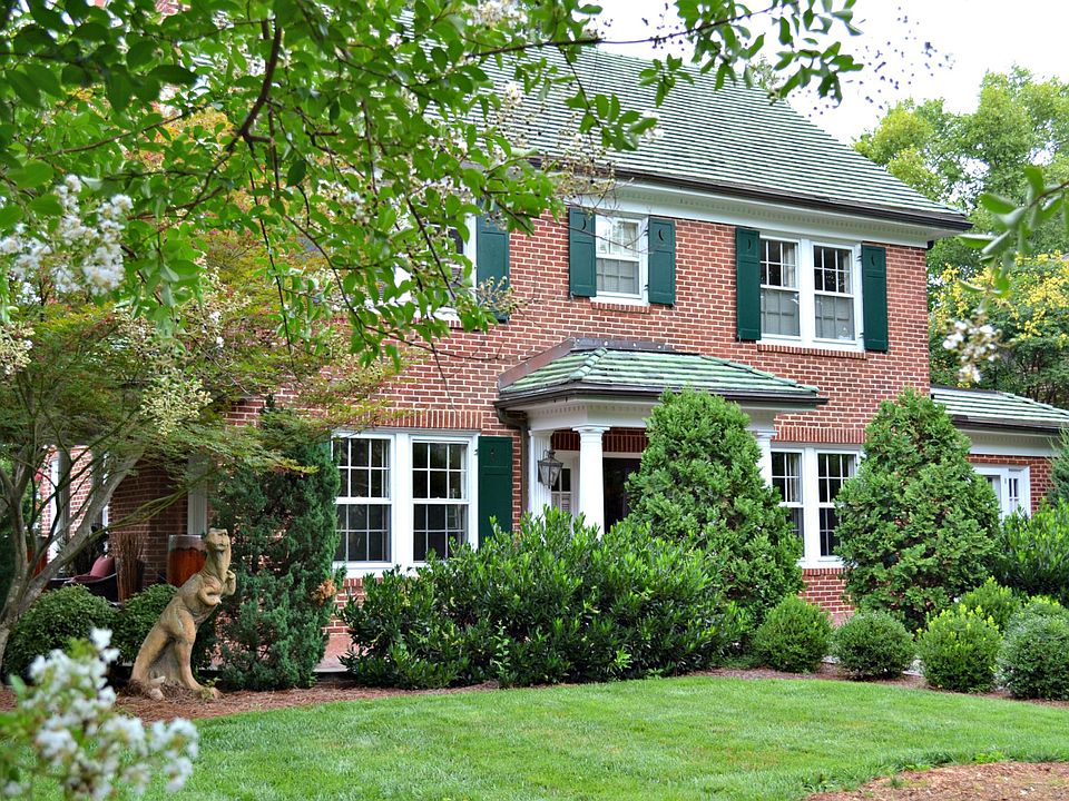 2nd image of 1619 Hyde Ave