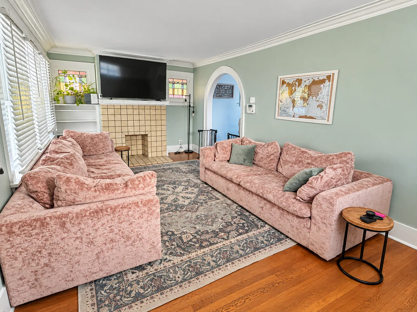 3 bed, 1308 sqft, $2,995 — Photo 3