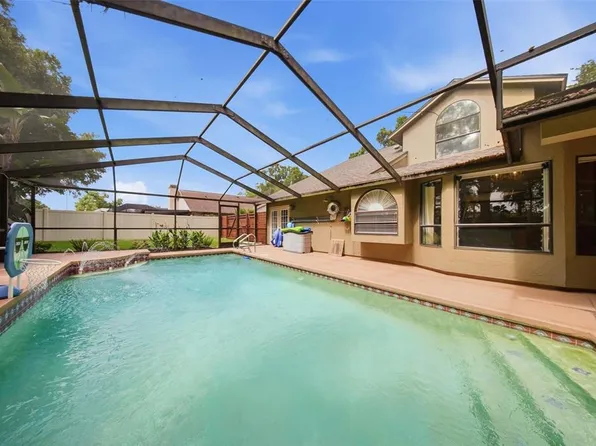 2704 Buckhorn Oaks Dr, Valrico, FL 33594