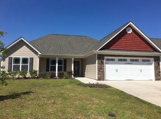 933 Dynamo Ln, Jacksonville, NC 28546