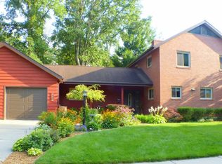 705 Crescent Dr, Midland, MI 48640