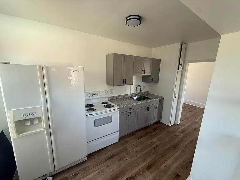 301 S Water St #3 — Photo 5