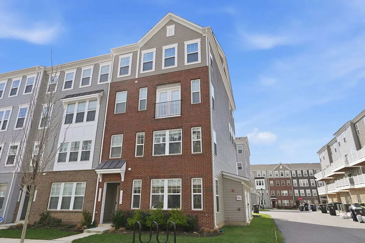 Building Photo - 10501 John Glenn St