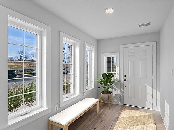 4th image of 101 Founders St