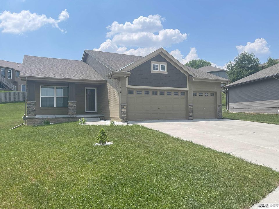 2nd image of 913 Arlene Cir