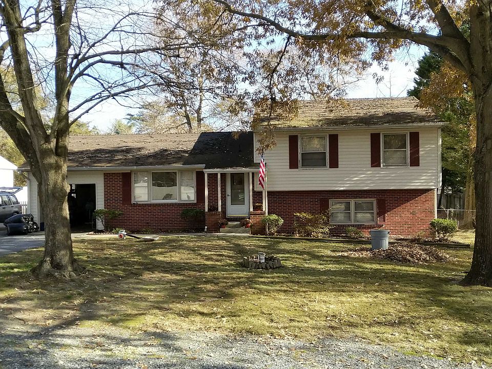 1st image of 25268 Dogwood Dr
