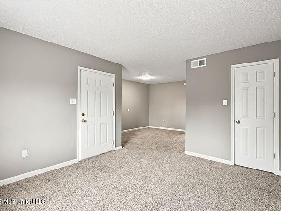5th image of 245 McDonnell Ave APT 228
