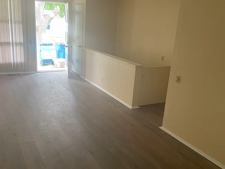 9719 Newton Dr — Photo 13