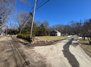 543 Barbers Pond Rd, South Kingstown, RI 02892