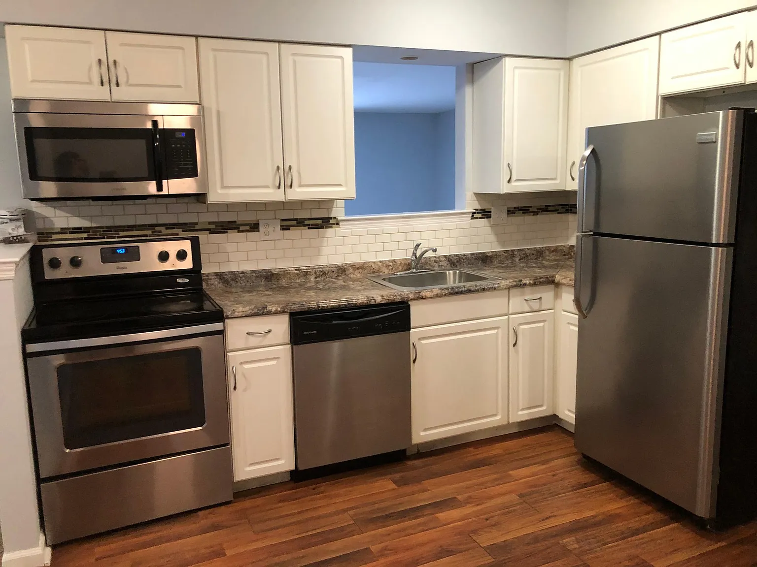 3 bed, 1466 sqft, $2,900 — Photo 3