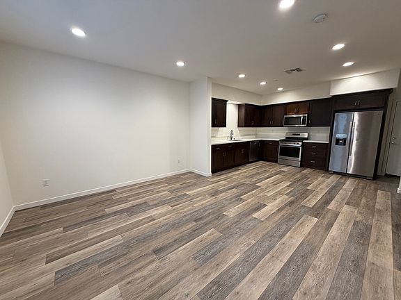 3rd image of 37550 Estuary St