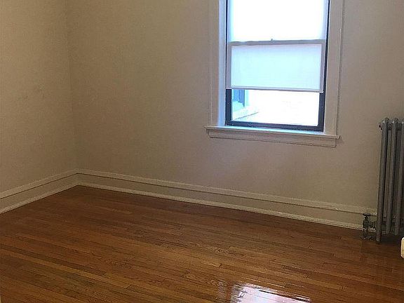 4th image of 10742 S Calumet Ave