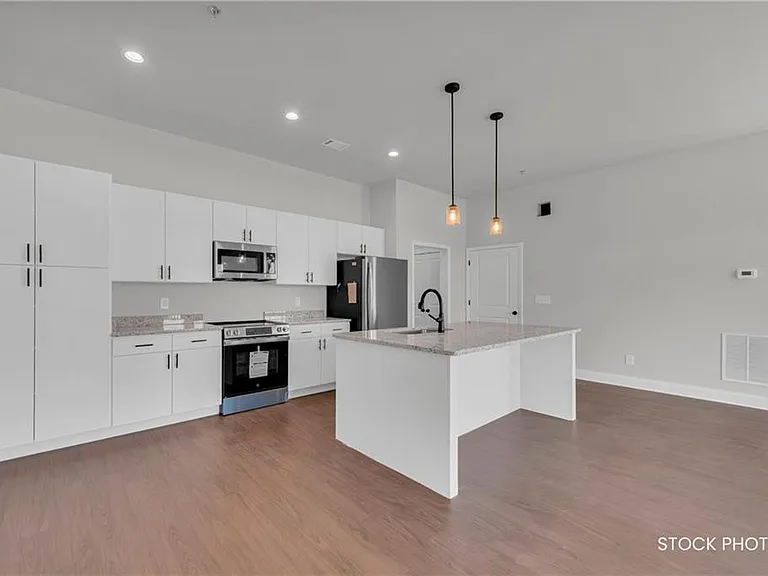 1038 Homestead Way St — Photo 10
