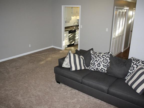 4th image of 400 Sunset Dr #L59
