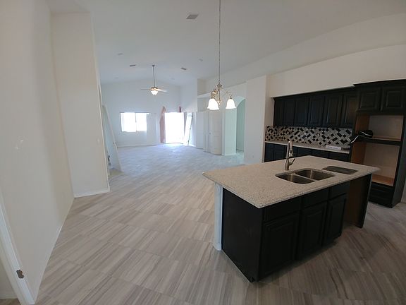 5th image of 801 Gold Beach Dr