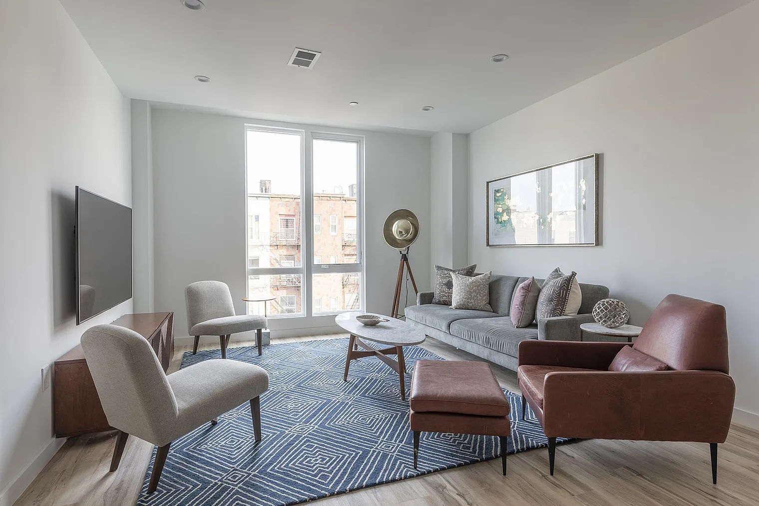 3 bed, 2.0 bath, 1302 sqft, $7,273 — Photo 1